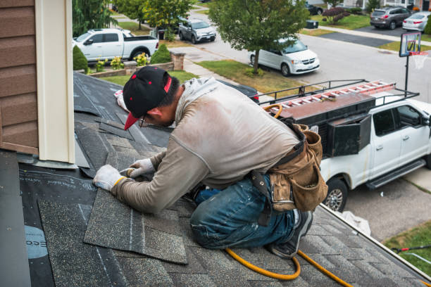 Professional Roofing technician working in New Marshfield, OH